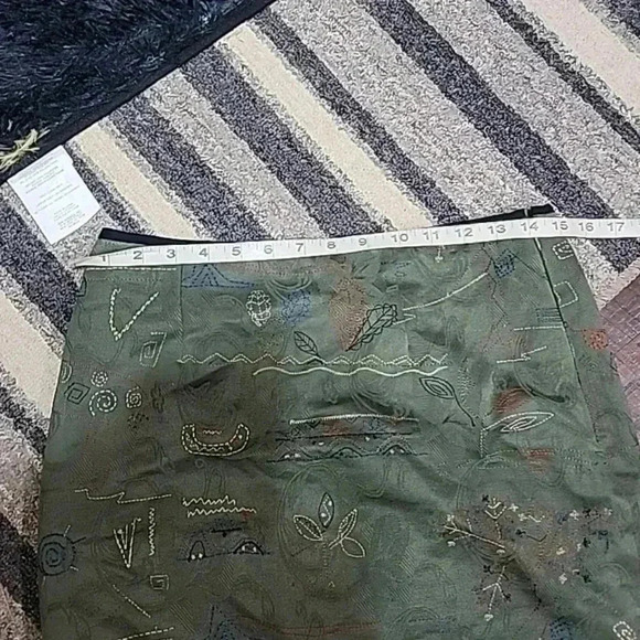 Anthropologie Meadow Rue Embroidered skirt. Size 4 - Picture 6 of 12